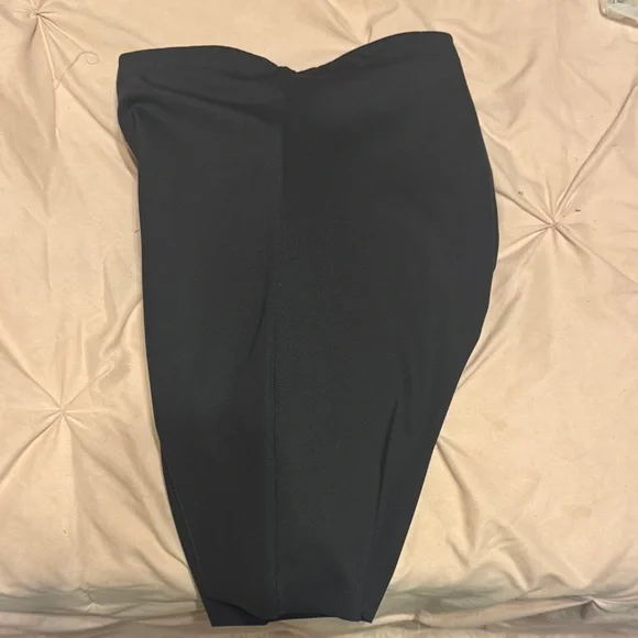 SKIMS Hip Enhancing Padded Short - Picture 2 of 7